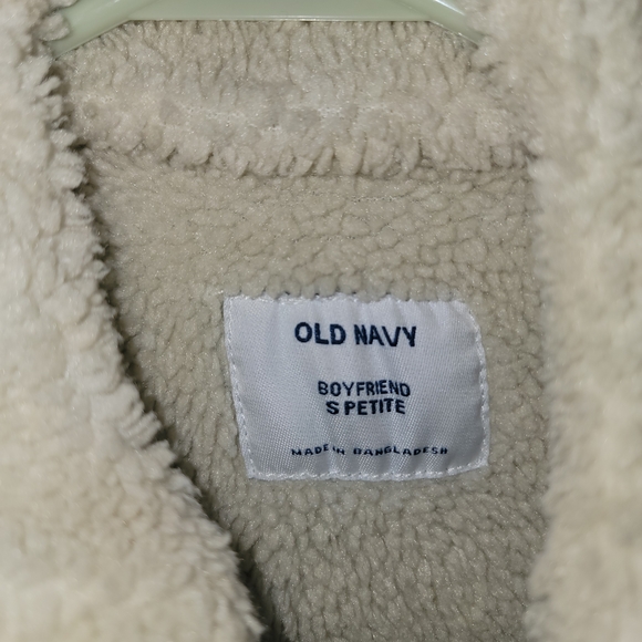 Old Navy Cream Sherpa Jacket - Picture 4 of 4